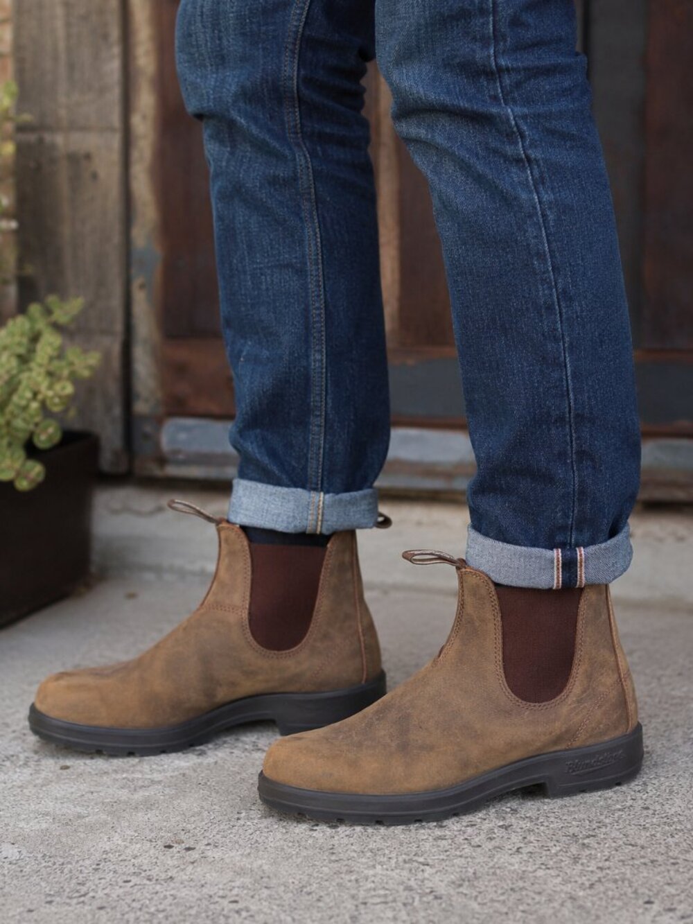 Blundstone 585 Classic Chelsea Boots In Rustic Brown
